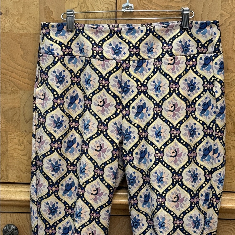 Soft Surroundings Floral Patterned Pants